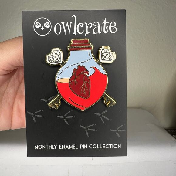 OwlCrate This Poison Heart Enamel Pin - July 2021 "Potions and Poisons" - Picture 5 of 6